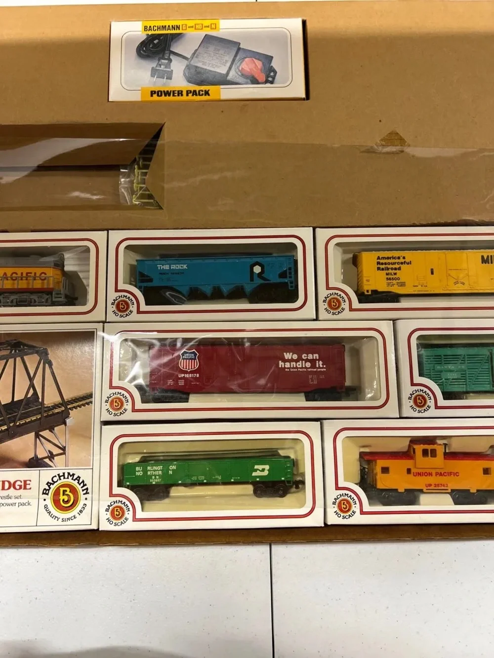 Vintage Bachmann Rail Builder HO Electric Train Set • Diesel Engine + 7 Cars